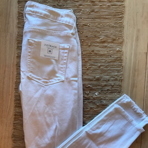 Just Black Distressed Fray Hem White Skinny Jean - Picture 6 of 7